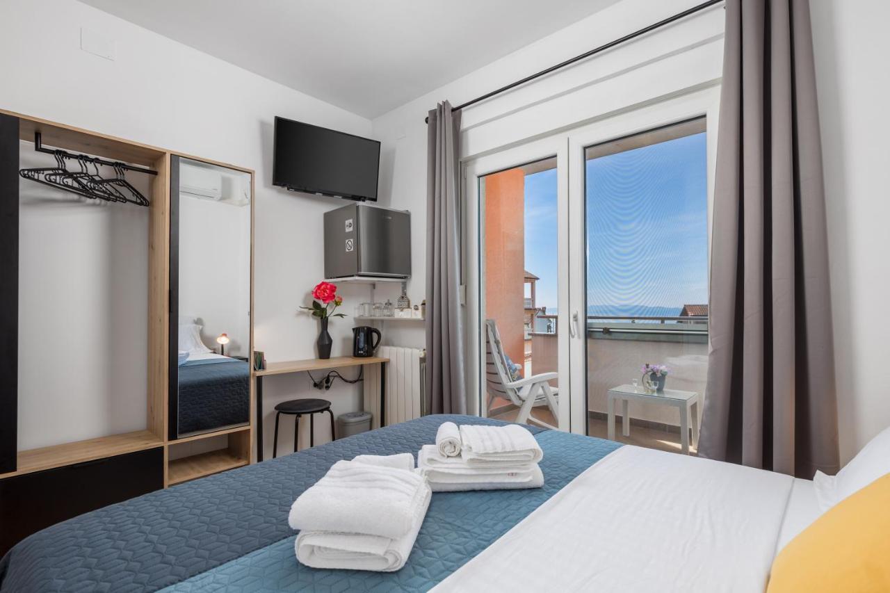 My Way Room, Parking, Sea View, Terrace Rijeka Exterior foto